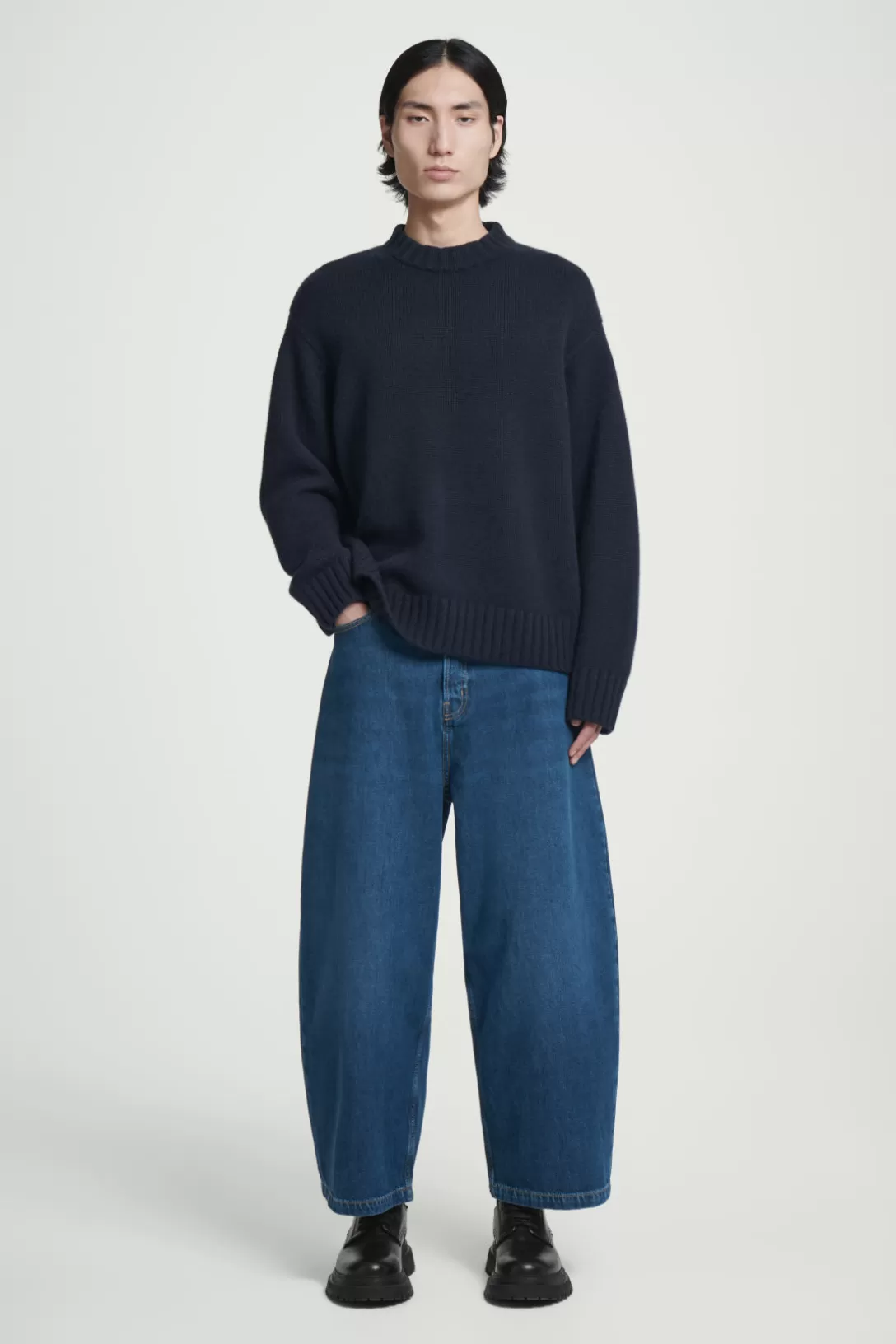 CASK BARREL-LEG JEANS - RELAXED<COS Fashion