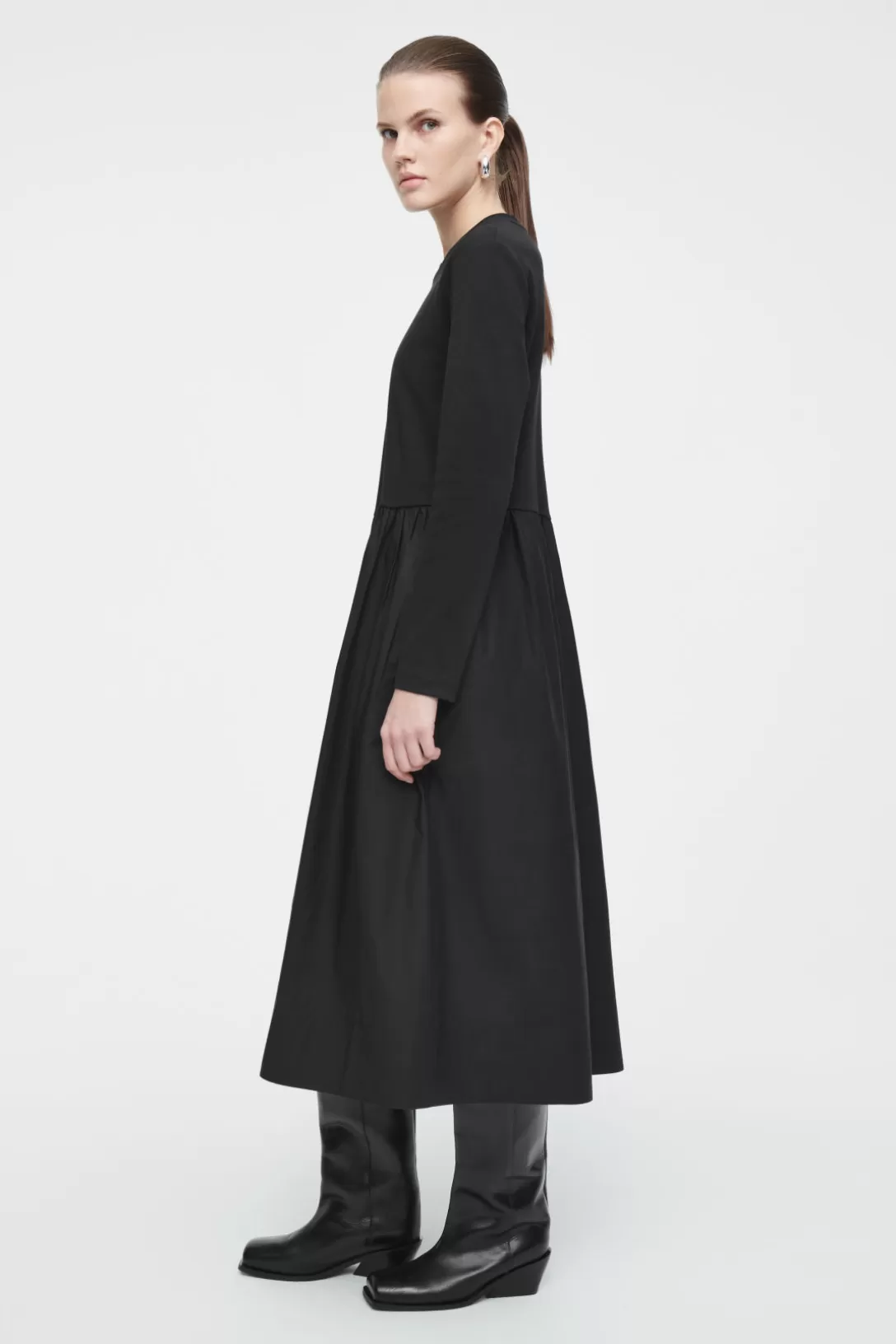 CONTRAST-PANEL LONG-SLEEVED MIDI DRESS<COS Hot