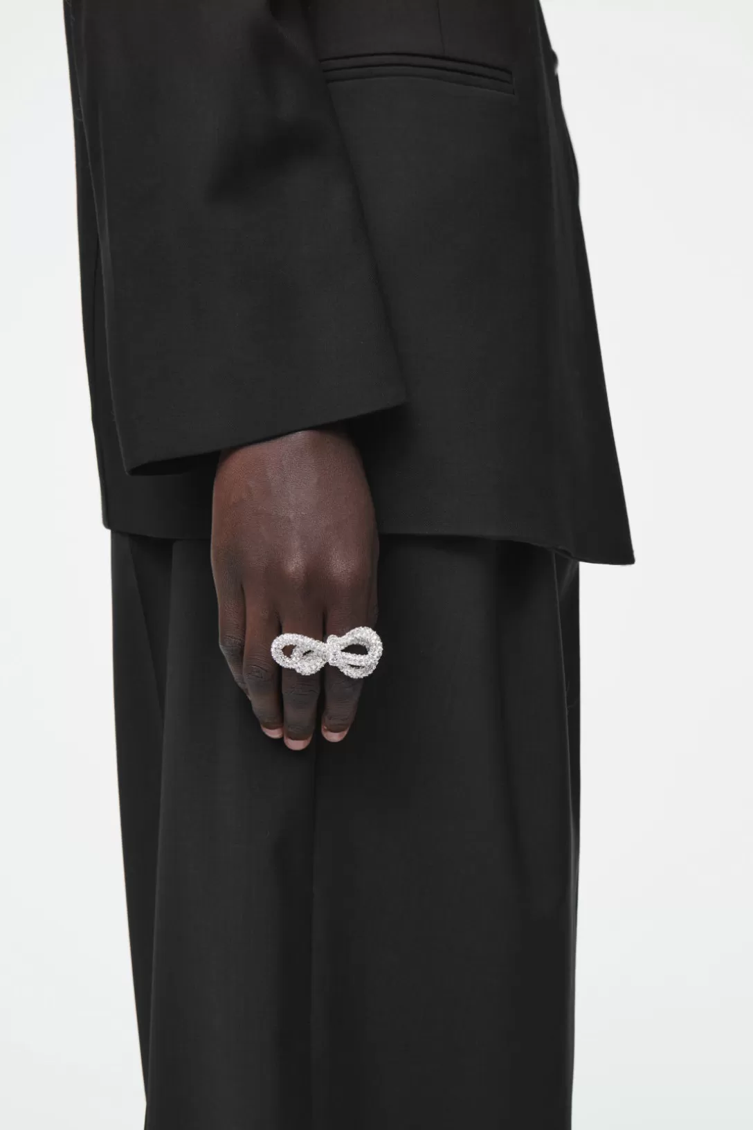 KNOTTED BOW CRYSTAL DOUBLE-FINGER RING<COS Online
