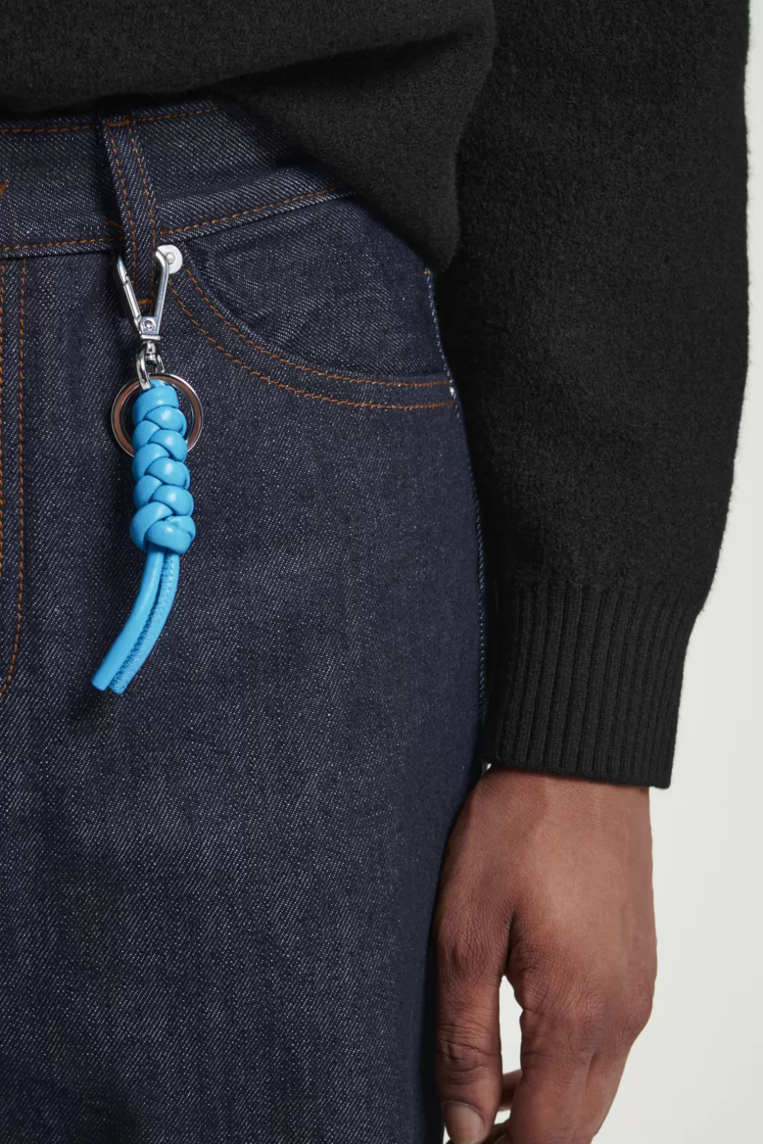 KNOTTED LEATHER KEYRING<COS Shop